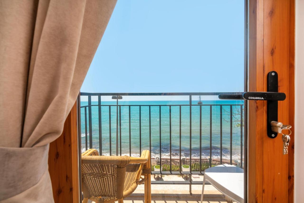 Beach House Hotel Side Exterior foto