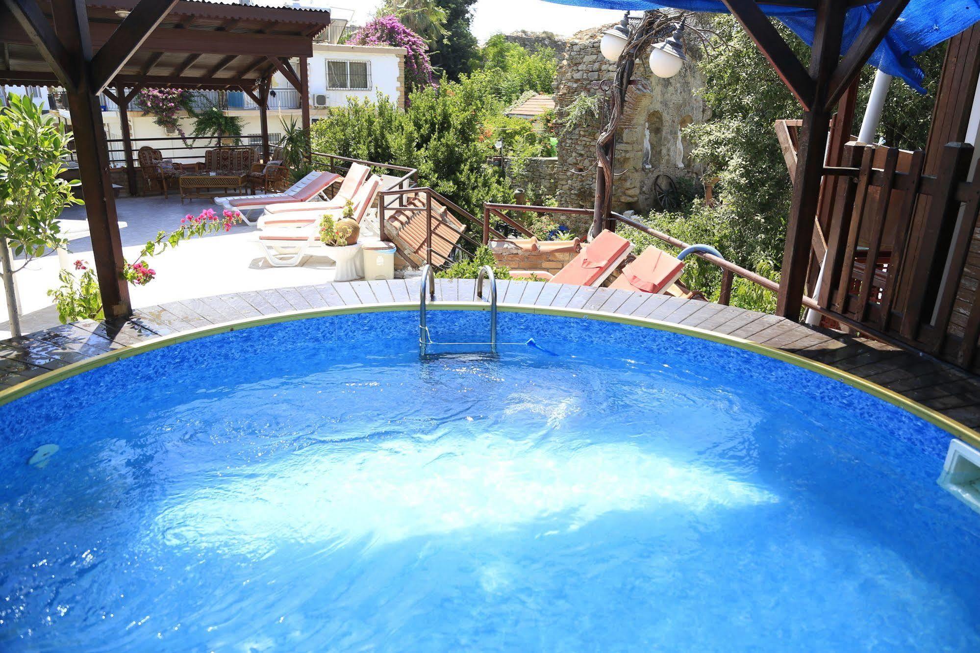 Beach House Hotel Side Exterior foto